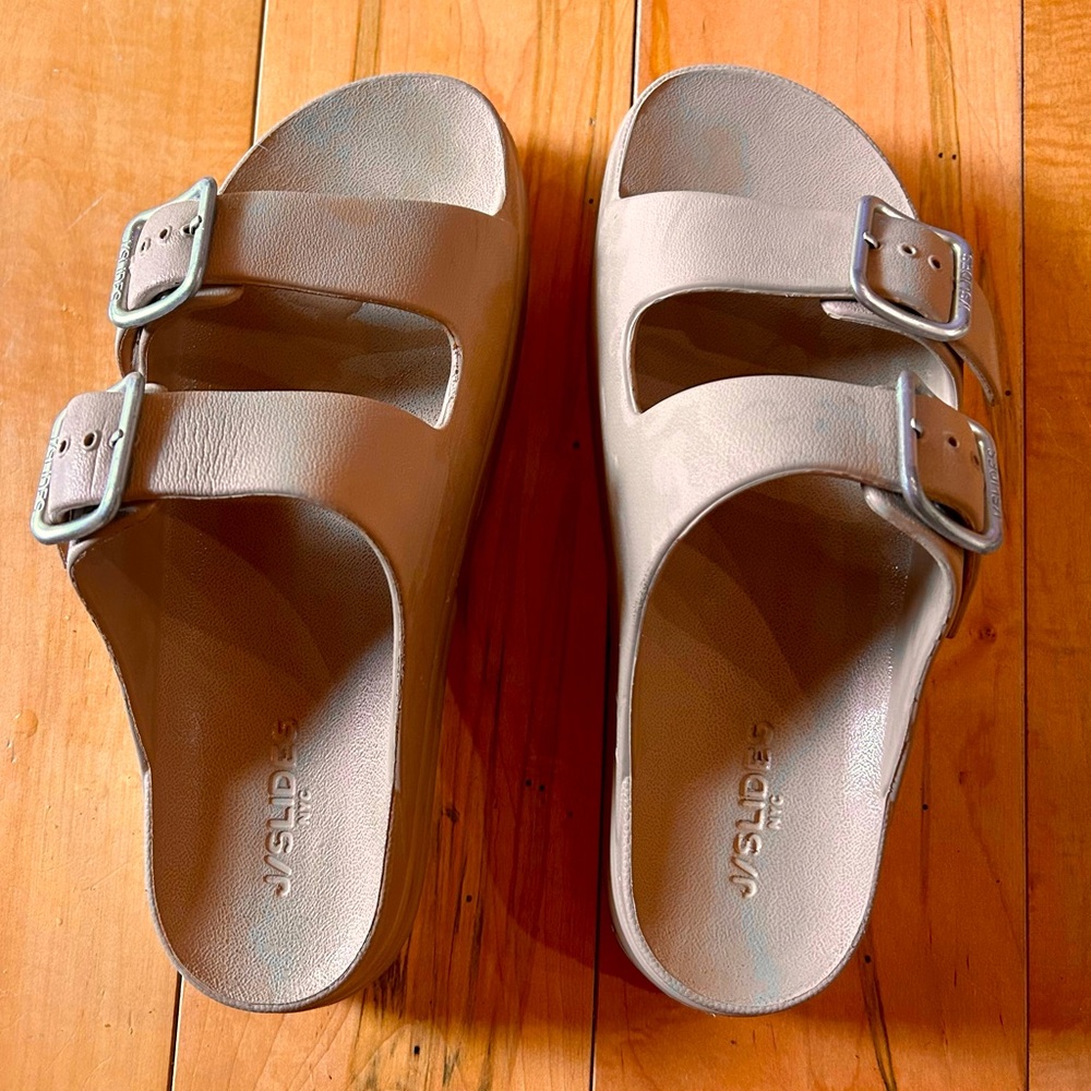 J/SLIDES | Simply B Pool Slide | Sz 9